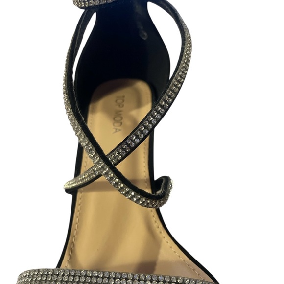 Top Moda Elegant Black Strappy Sandals - Picture 3 of 5
